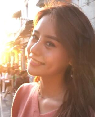 教大家使用抖音APP拍摄出打响指让天空变暗的视频