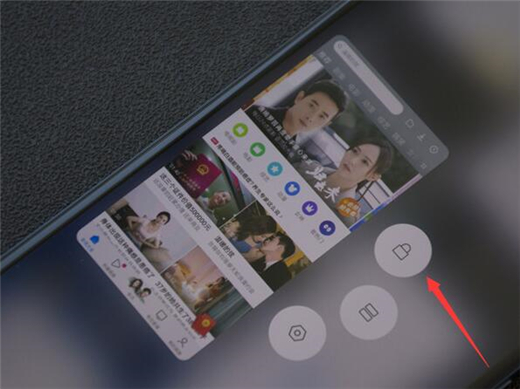 图文详解小米play中锁定后台应用的具体操作步骤。
